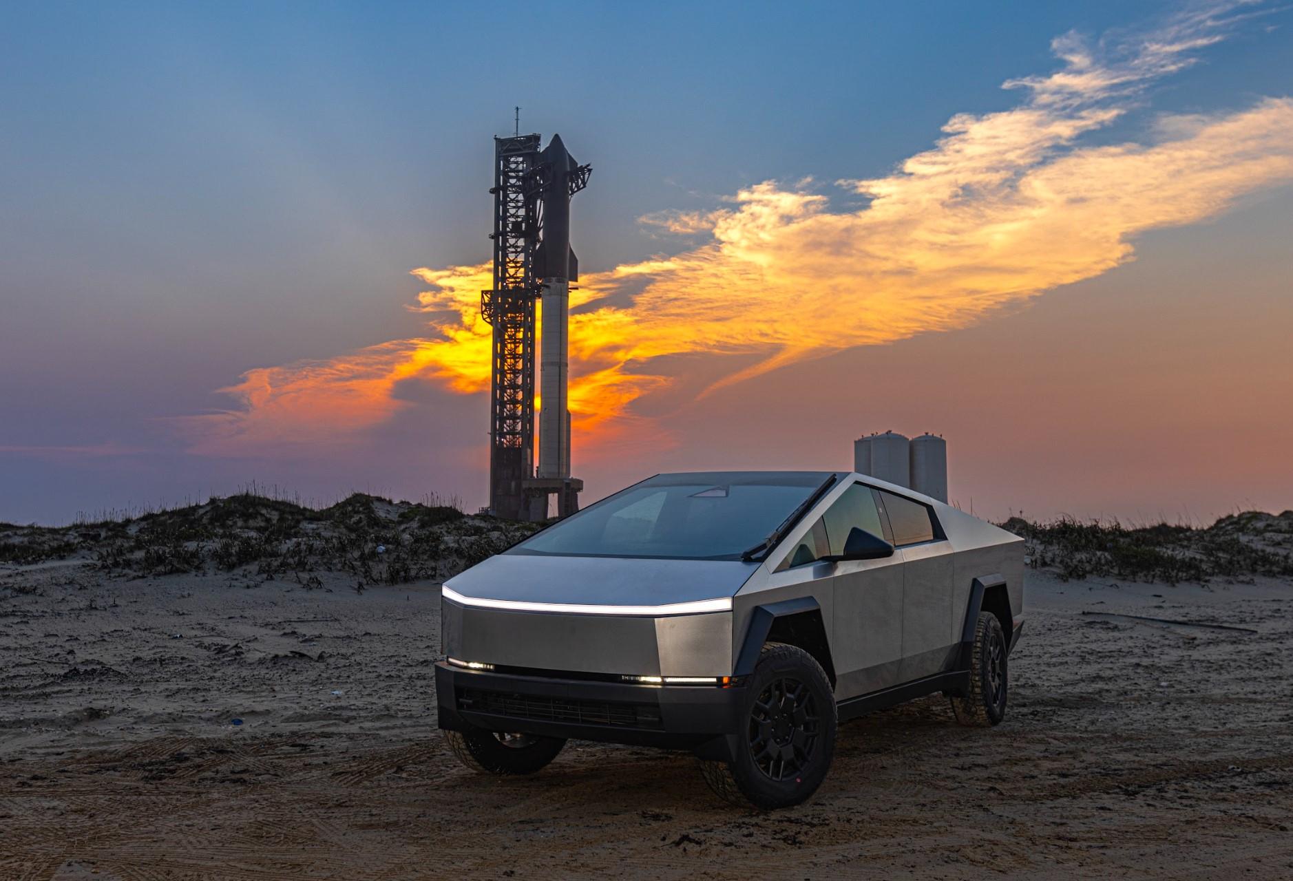 Tesla Cybertruck 2024 in McAllen, TX