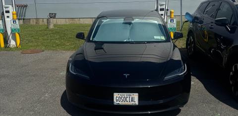 Tesla Model 3 2024
