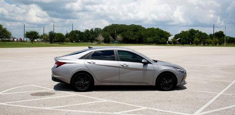 Hyundai Elantra 2023