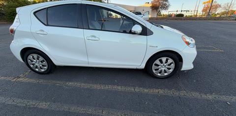 Toyota Prius c 2014