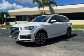 Audi Q7 car