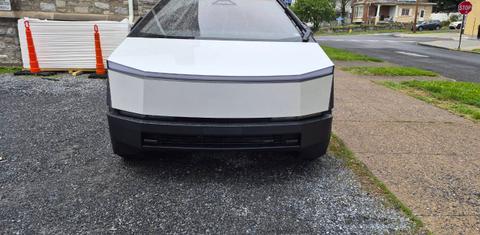 Tesla Cybertruck 2025