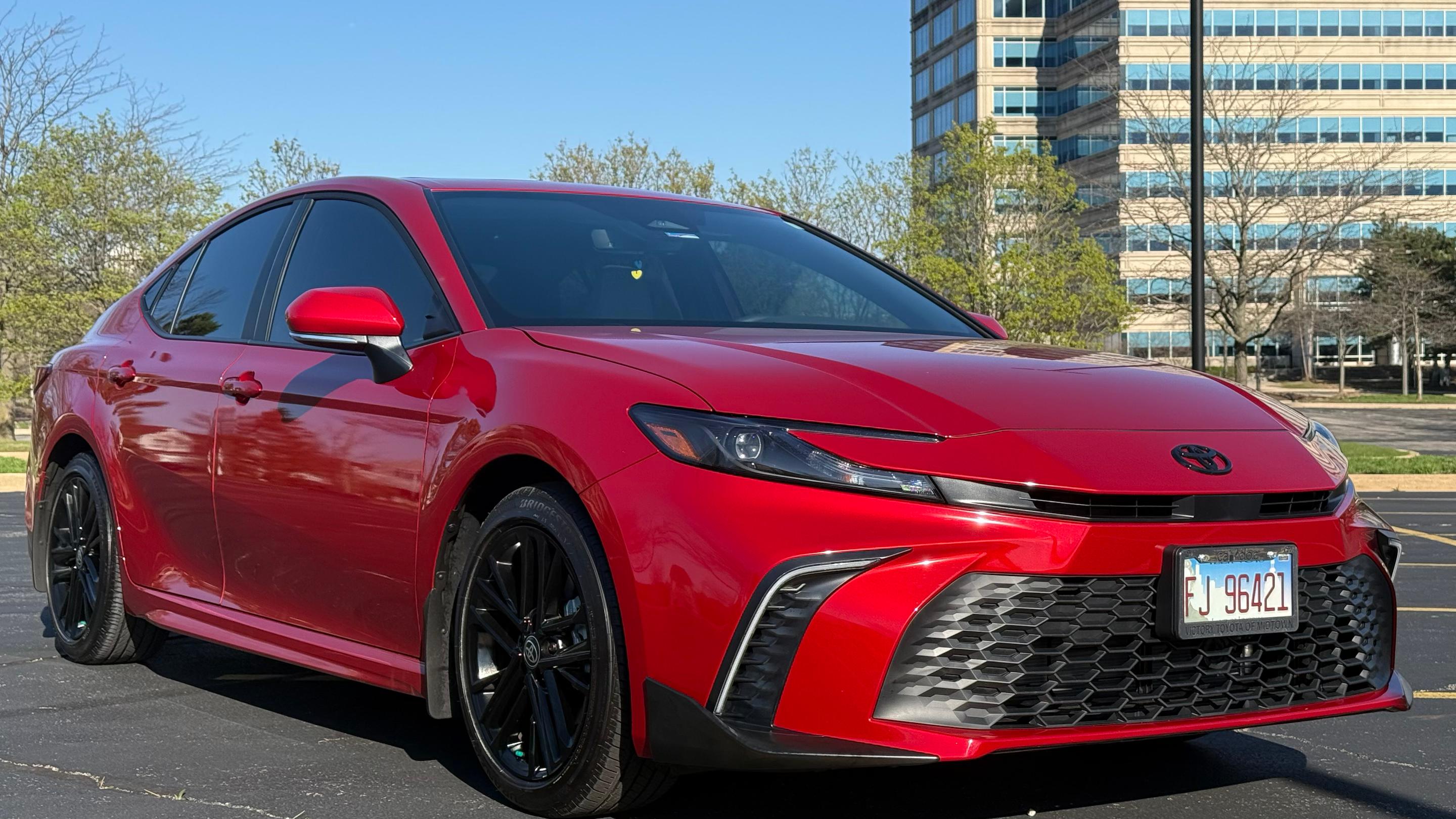 Toyota Camry Hybrid 2025 in Warrenville, IL
