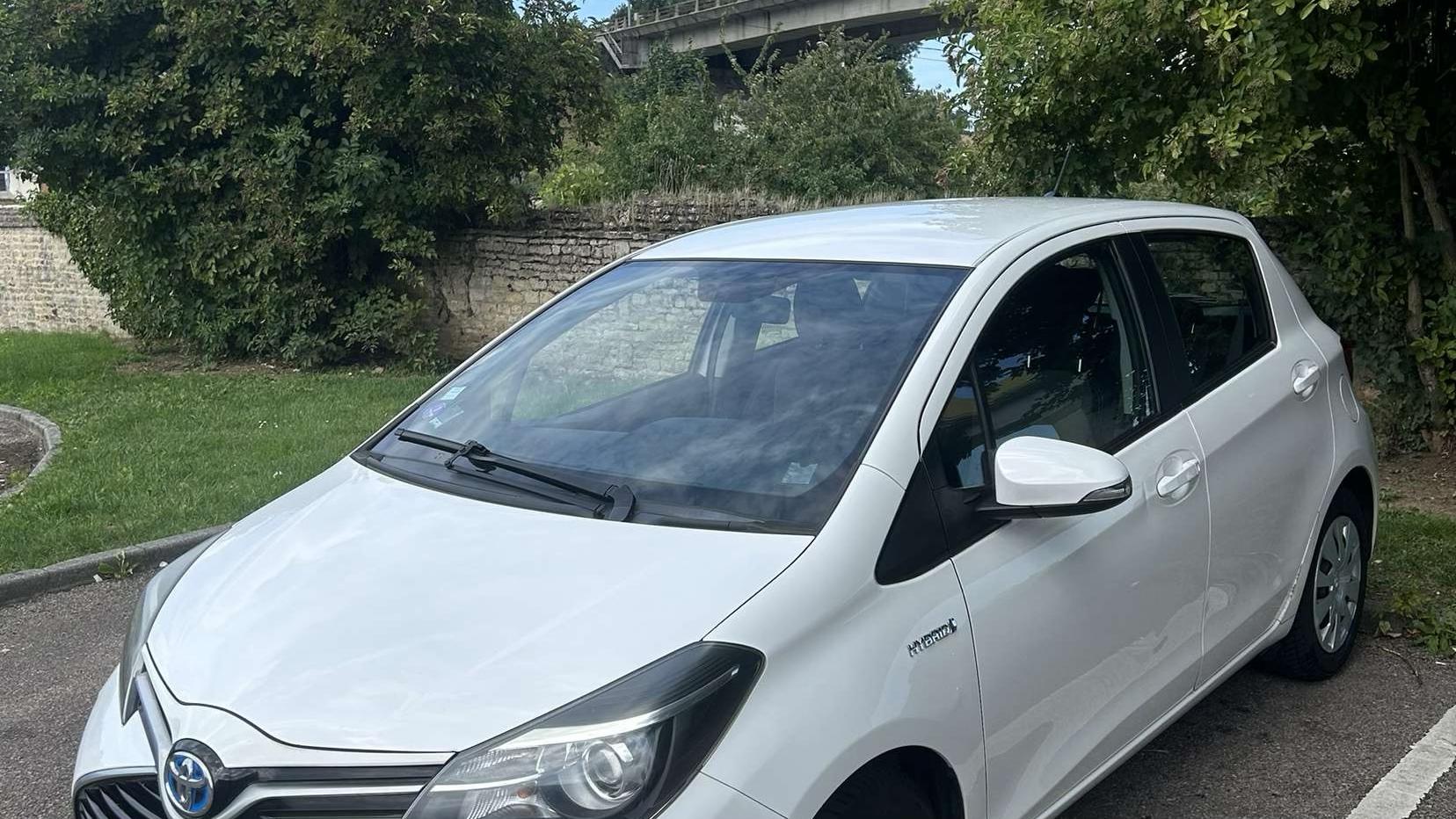 Toyota YARIS 2016 à Caen