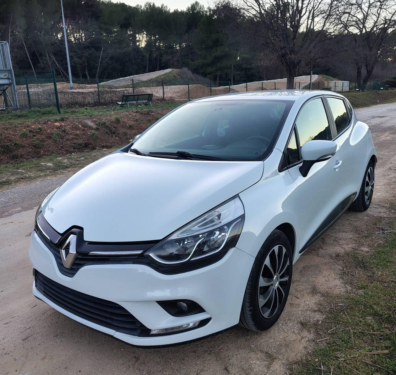 Renault CLIO IV 2016 à Les Arcs
