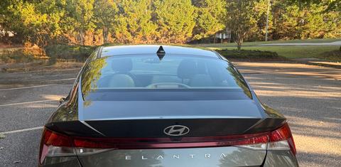 Hyundai Elantra 2024