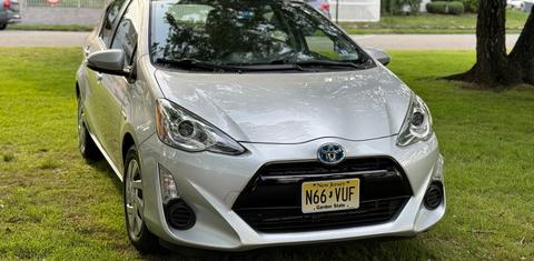Toyota Prius c 2015