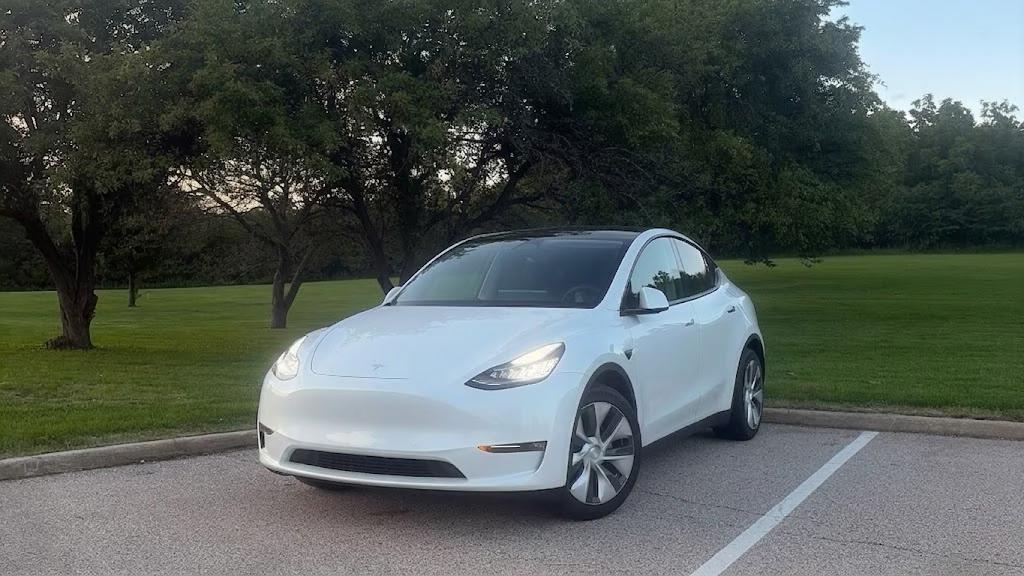 Tesla Model Y 2021 in Schaumburg, IL