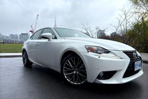 Catégorie de véhicule : Lexus IS