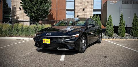 Hyundai Elantra 2024