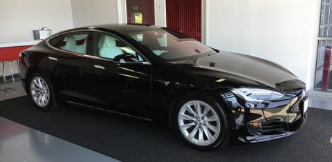 Tesla Model S 2017