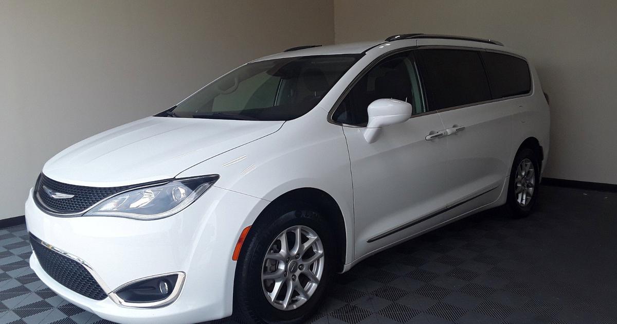 Chrysler Pacifica 2019 rental in Orlando, FL by Jose A. Turo