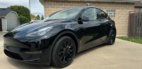 Tesla Model Y 2024