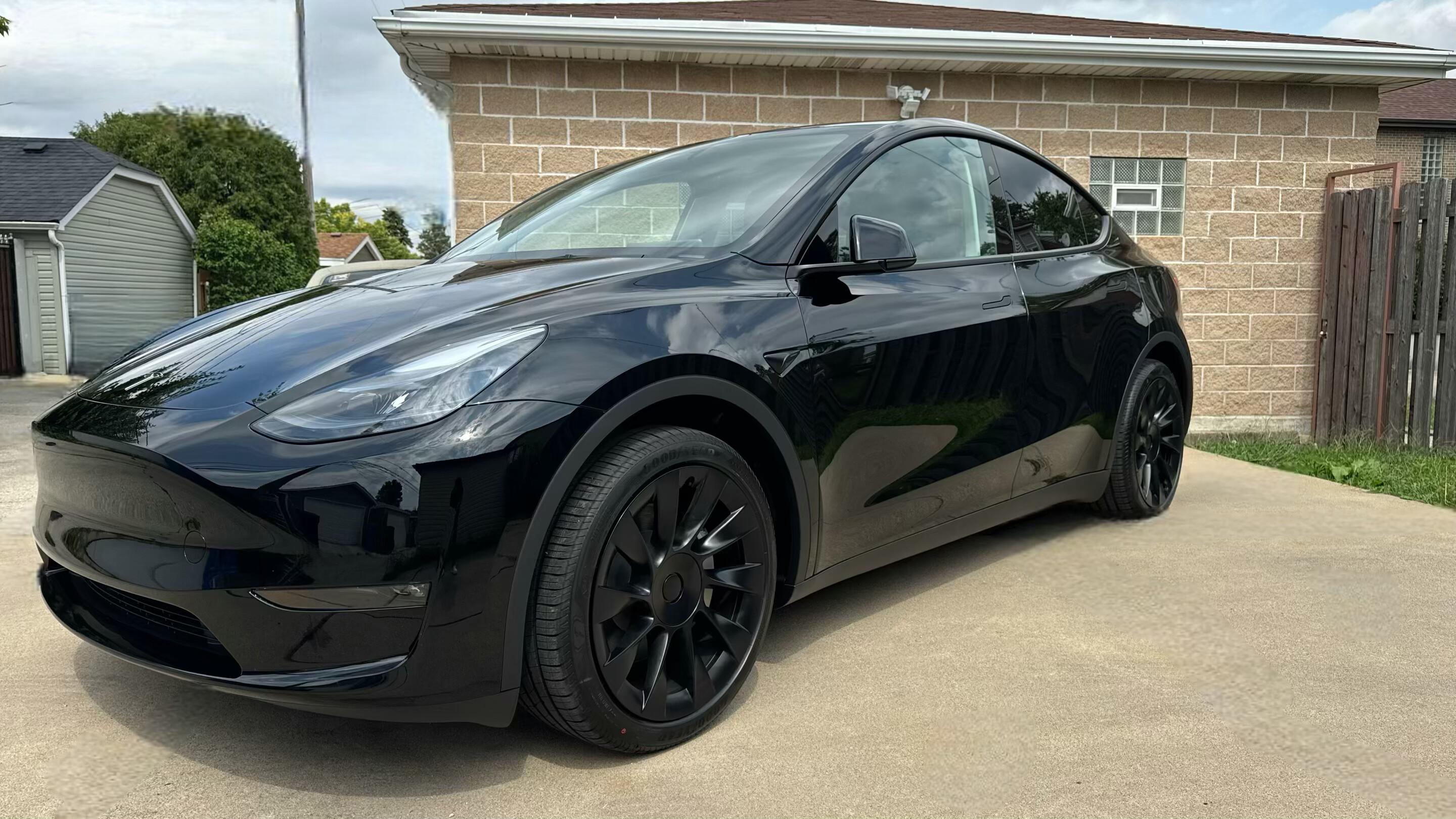Tesla Model Y 2024 in Chicago, IL
