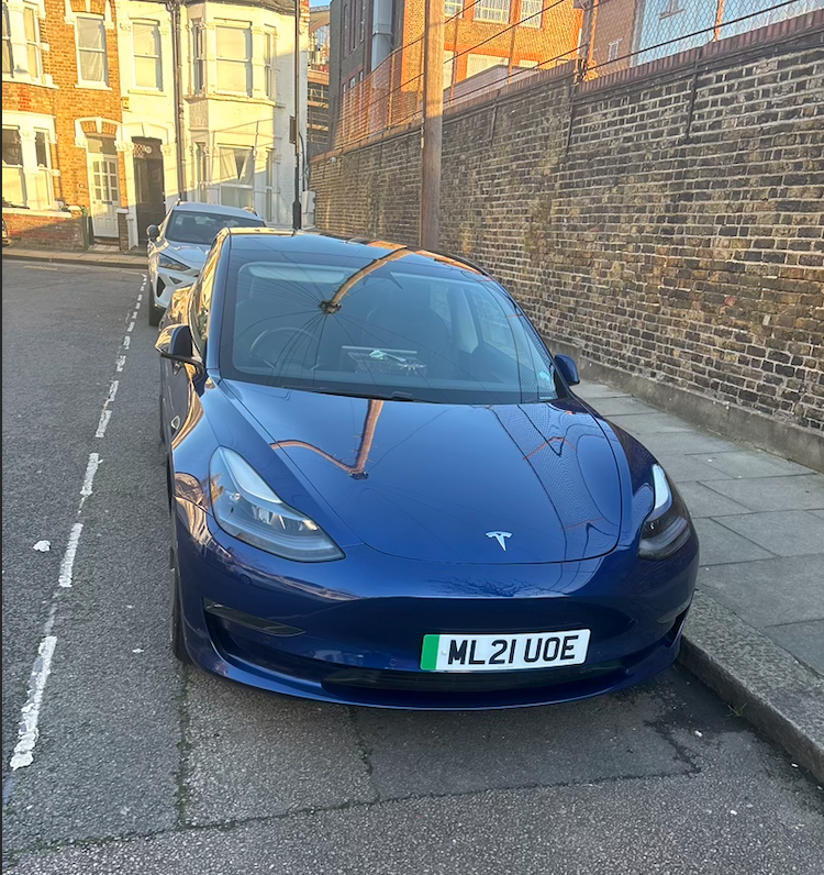 Tesla Model 3 2021 in Grays