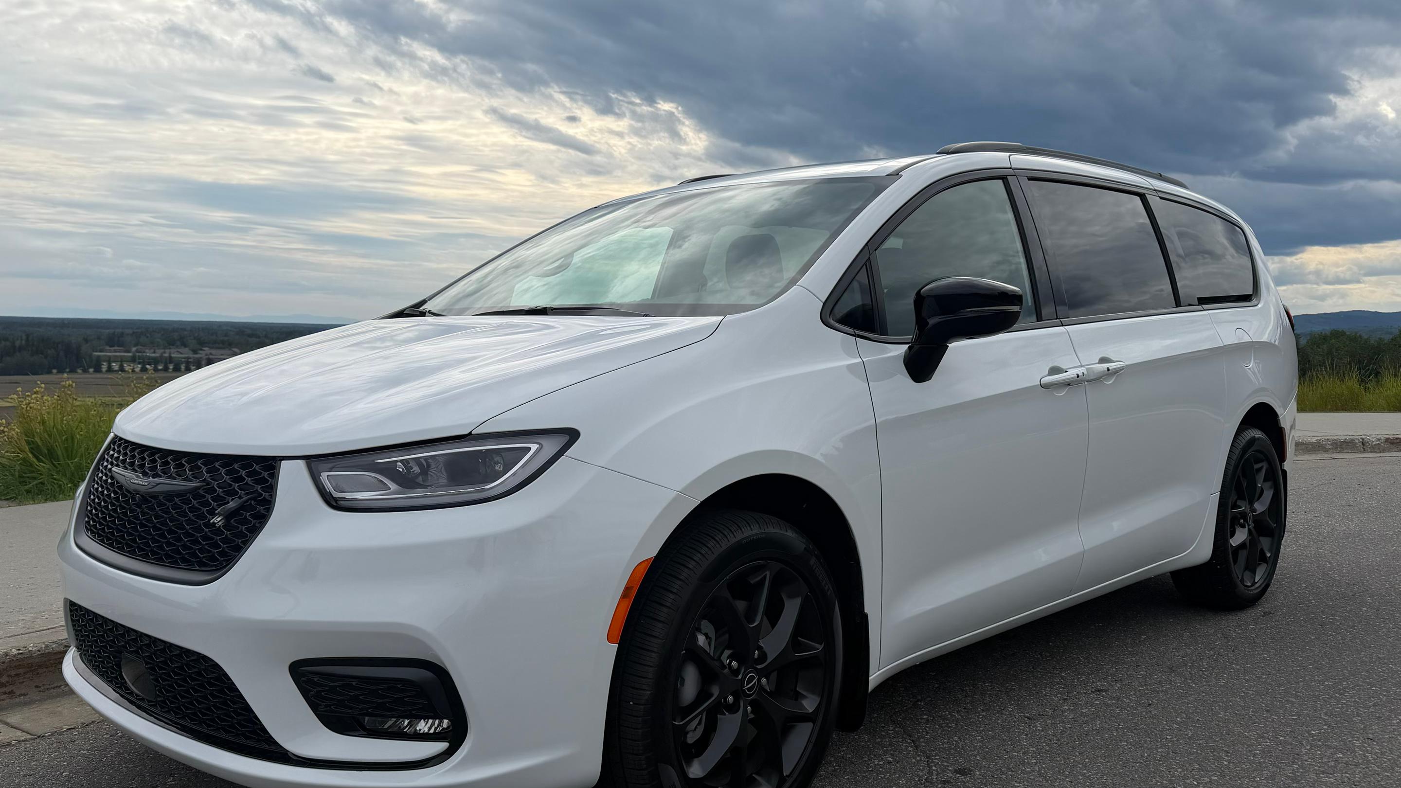Chrysler Pacifica 2026 in Fairbanks, AK