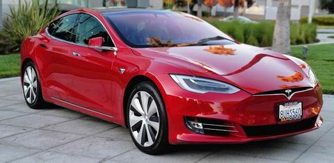 Tesla Model S 2021