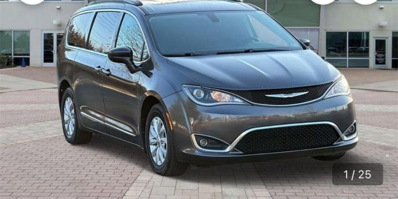 Chrysler Pacifica 2017 in Clarksburg, MD