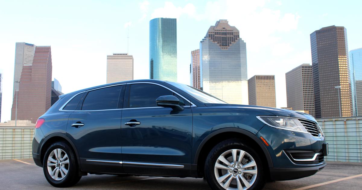 Lincoln MKX 2016 rental in Houston, TX by Adolfo M. Turo