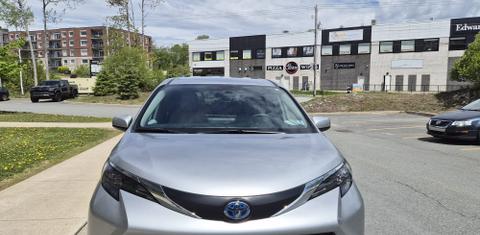 Toyota Sienna 2025