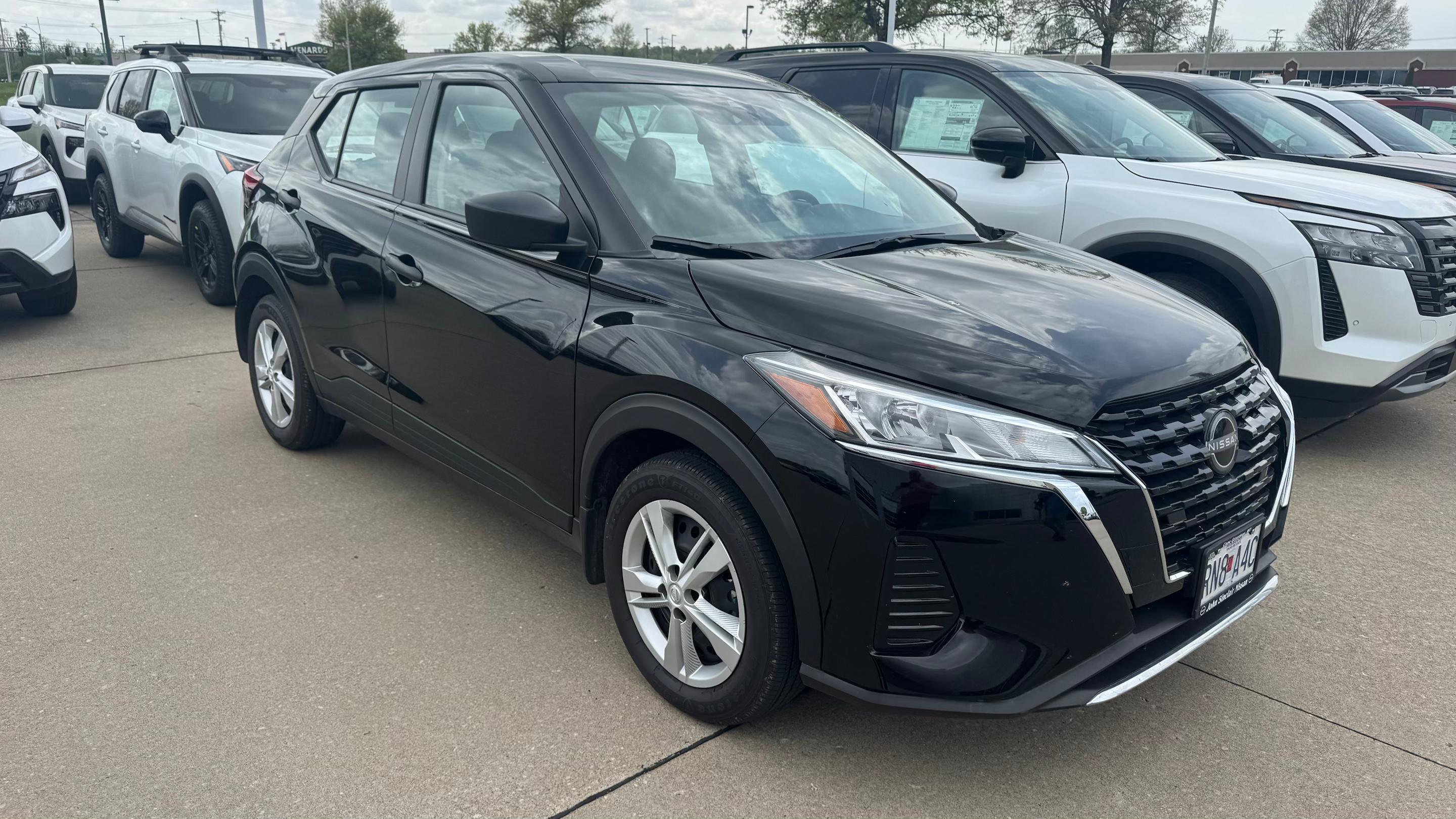Nissan Kicks Play 2025 in Cape Girardeau, MO