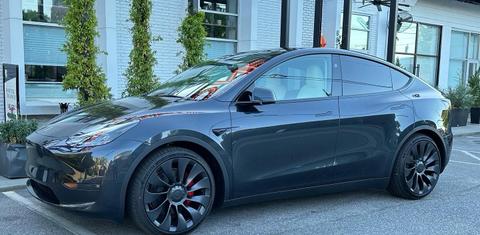 Tesla Model Y 2024