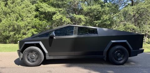 Tesla Cybertruck 2026
