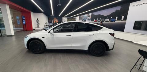 Tesla Model Y 2026