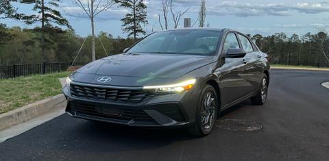 Hyundai Elantra 2024