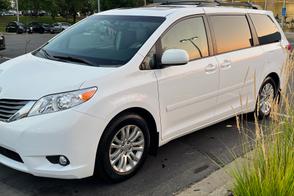 Toyota Sienna car