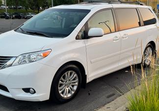 Toyota Sienna car