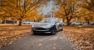 Tesla Model 3 2022 — Car rental alternative in Hebron, KY
