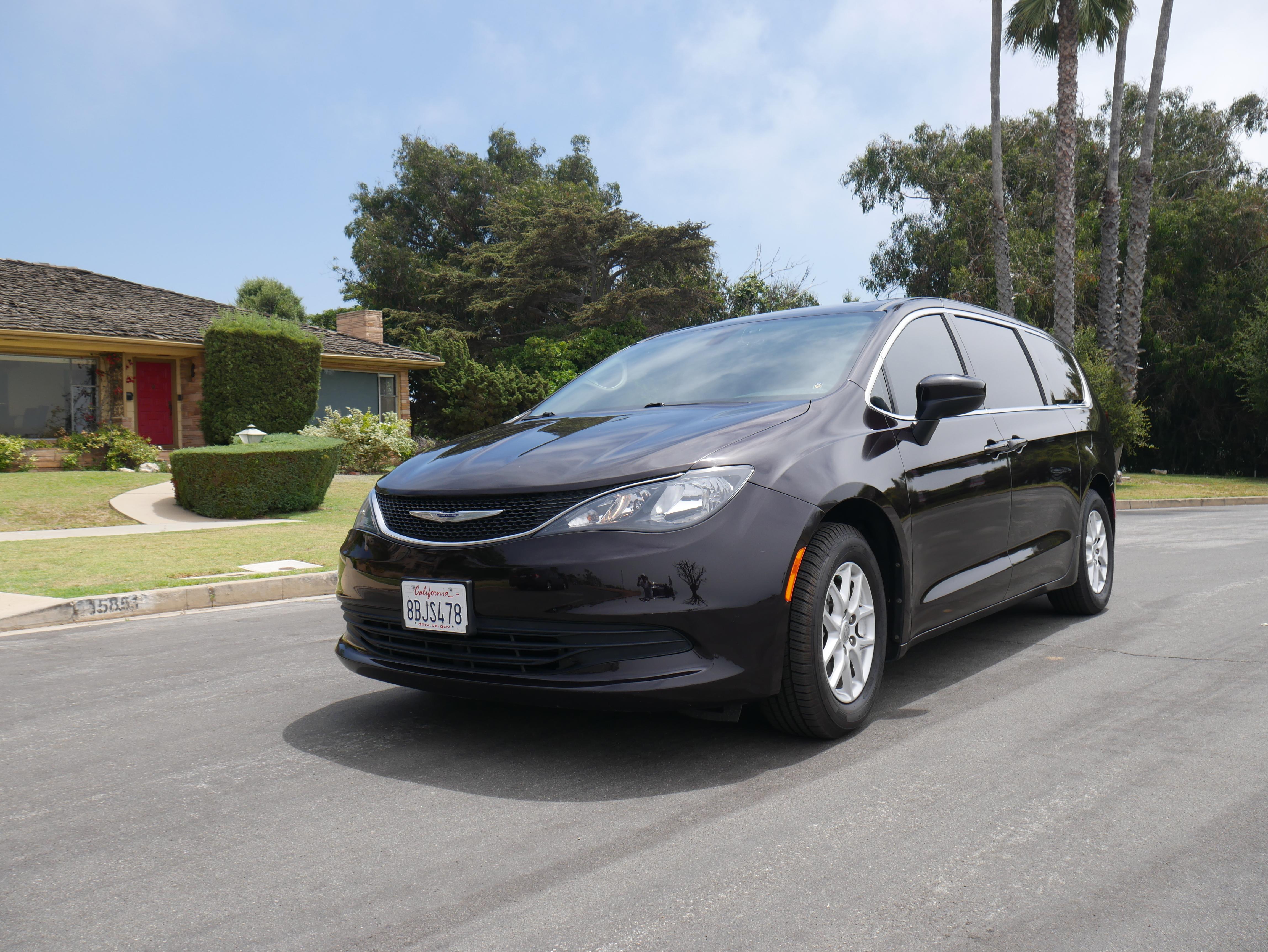 Chrysler Pacifica 2017 in Los Angeles, CA