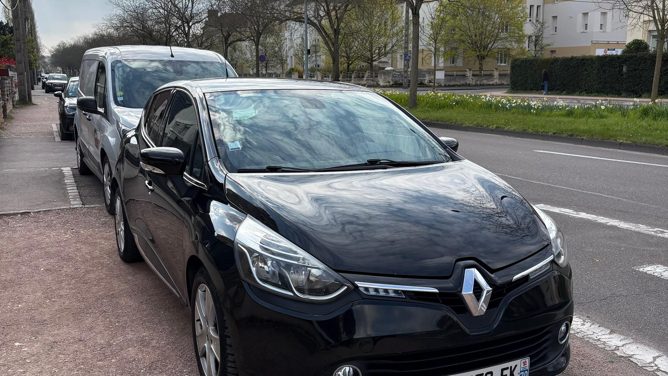 Renault CLIO IV 2015 in Dijon