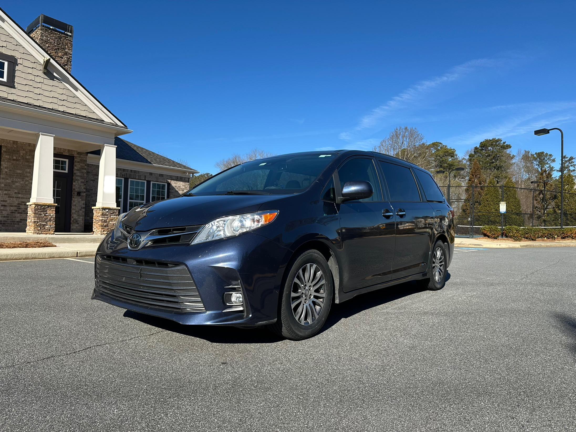 Toyota Sienna 2018 in 