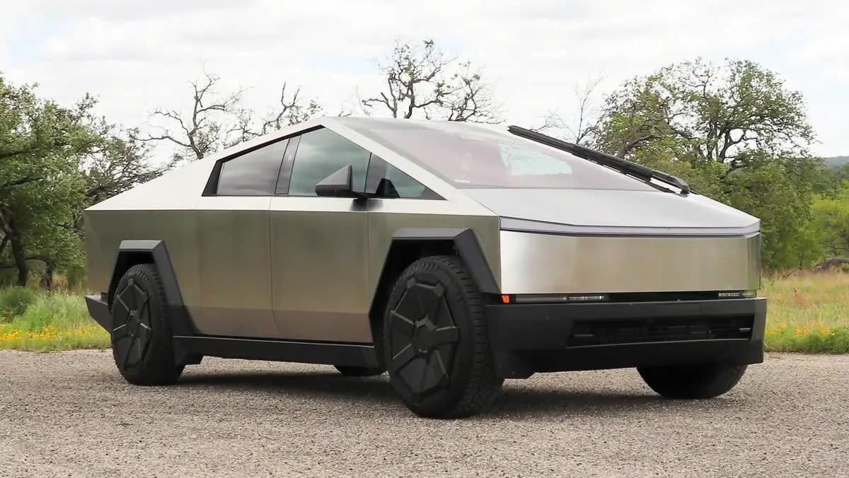 Tesla Cybertruck 2025 in San Marcos, TX