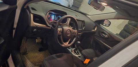 Jeep Cherokee 2016