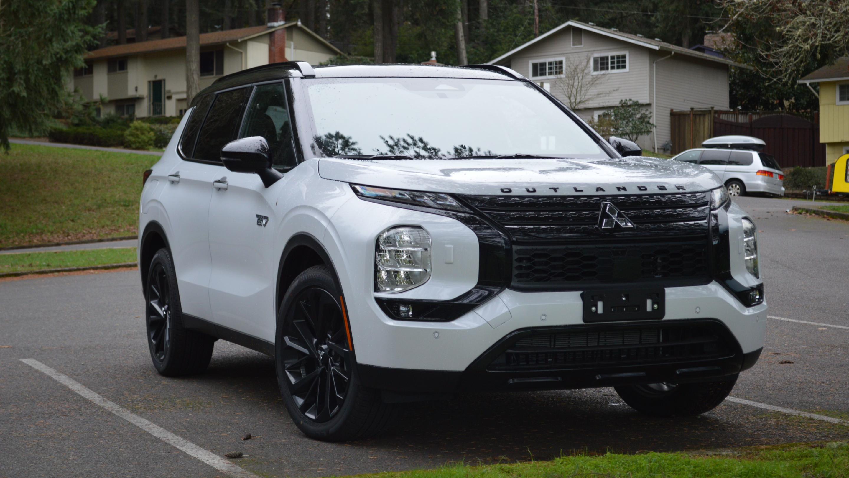 Mitsubishi Outlander Plug-In Hybrid 2025 in Eugene, OR