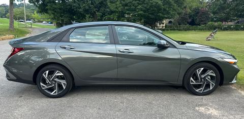 Hyundai Elantra 2025