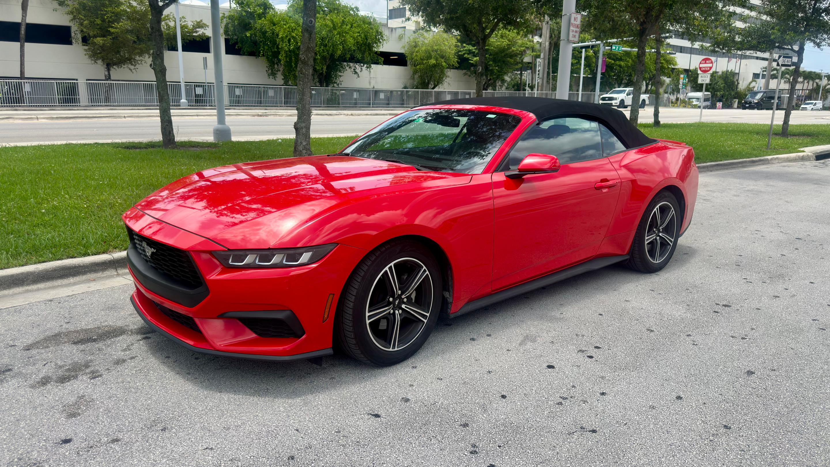 Ford Mustang 2024 in Miami, FL