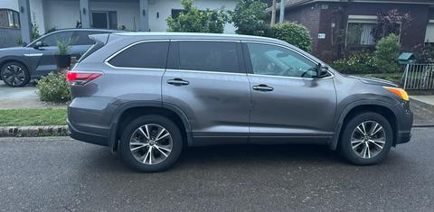 Toyota KLUGER 2016