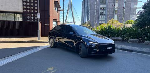 Tesla MODEL Y 2026