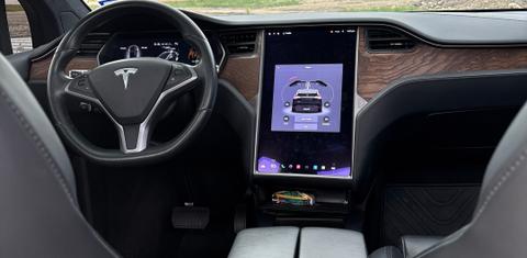 Tesla Model X 2020