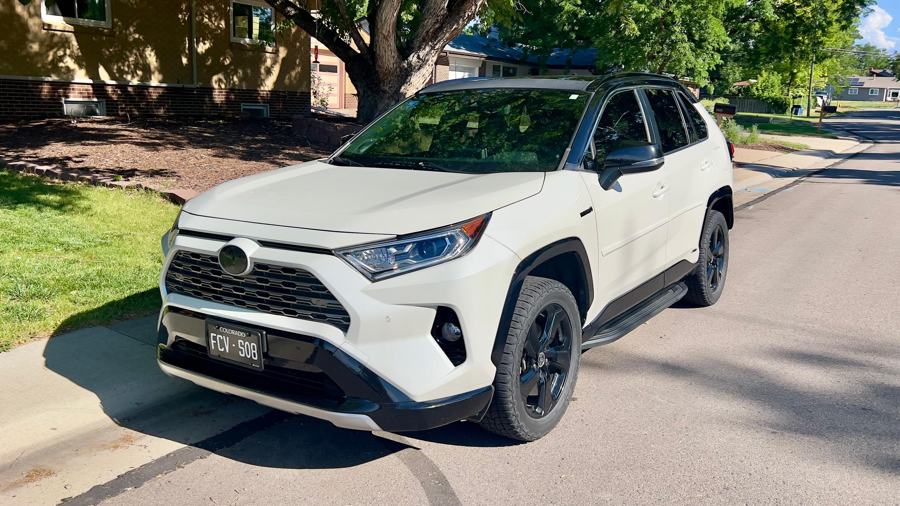 Toyota RAV4 Hybrid 2020 in Lakewood, CO