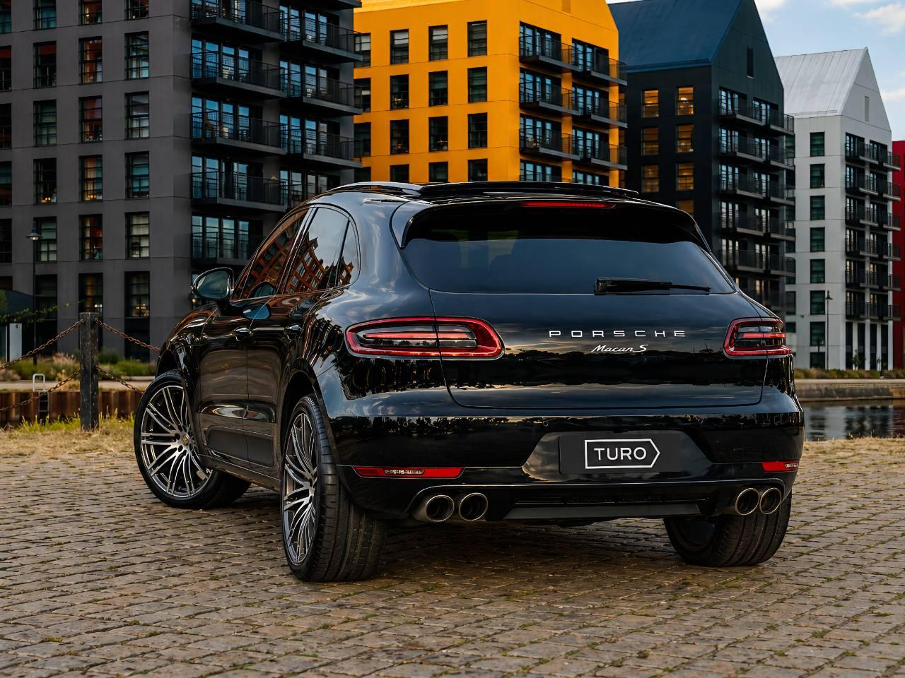 Porsche Macan 2017 in Wirral
