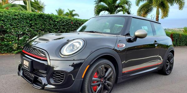 SALE！！IENA Junco Parisメタルミニporch MINI Hardtop 2 Door 2019 rental in Kailua-Kona, HI by Wynn Hawaii