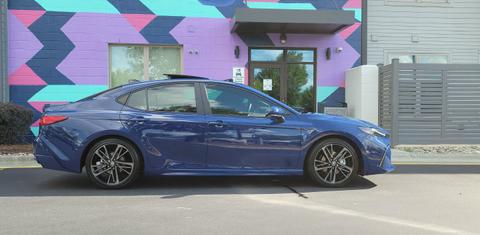 Toyota Camry Hybrid 2025