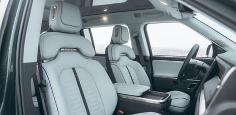 Rivian R1S 2023