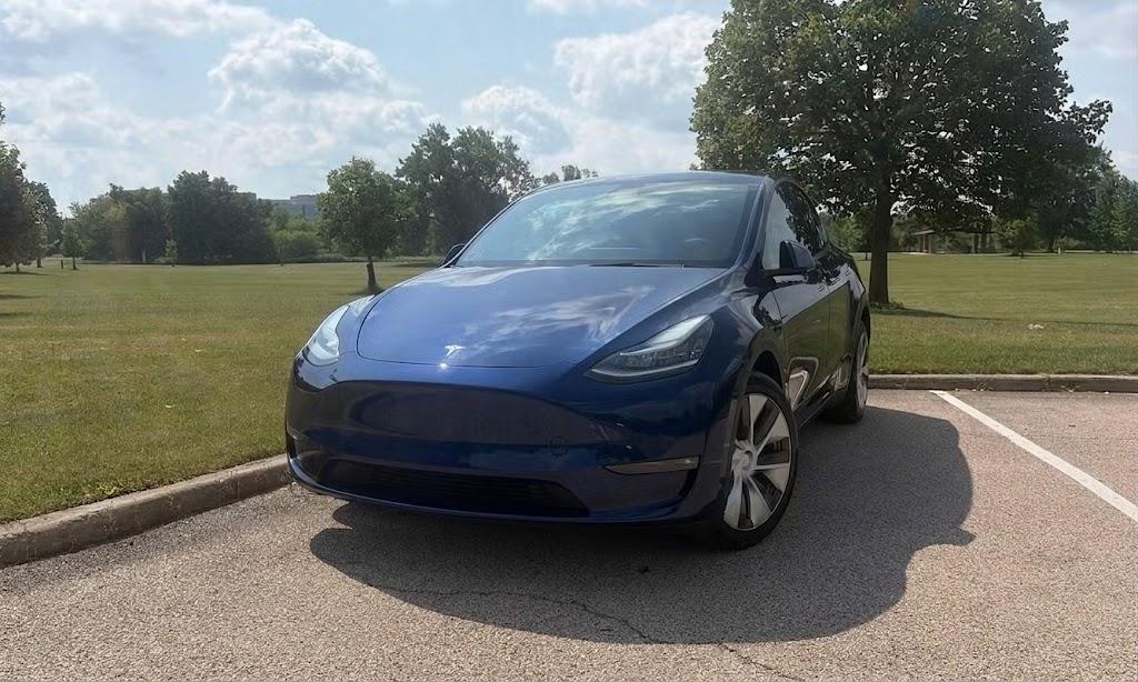 Tesla Model Y 2022 in Schaumburg, IL