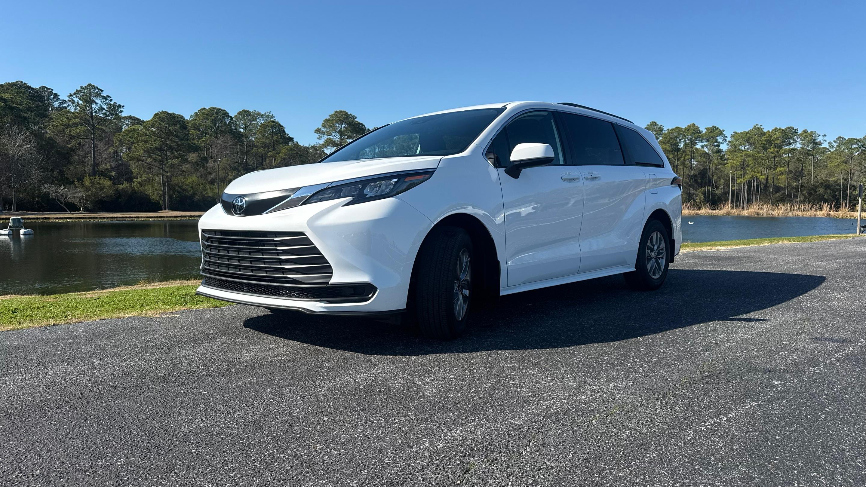 Toyota Sienna 2026 in Panama City Beach, FL